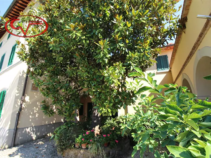 Immagine 15 di Villa in vendita  in via xxv aprile a Bucine