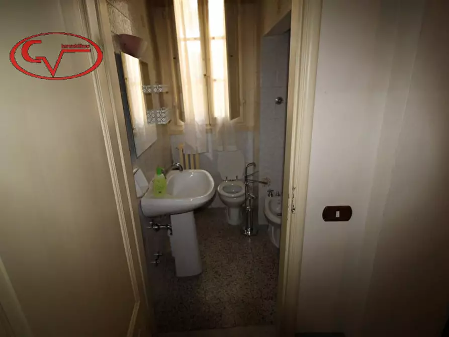 Immagine 30 di Villa in vendita  in via xxv aprile a Bucine