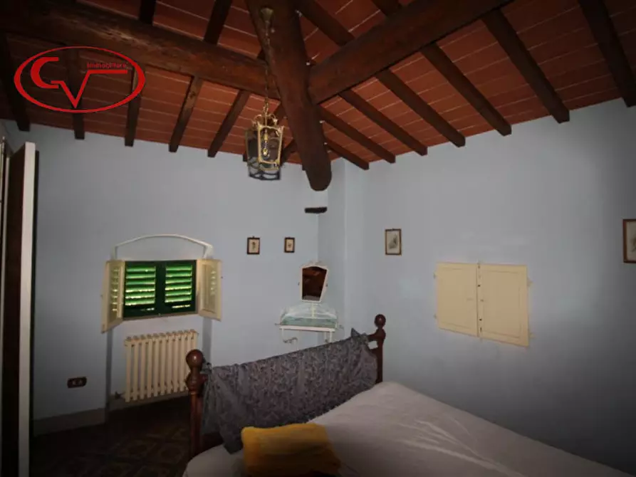 Immagine 43 di Villa in vendita  in via xxv aprile a Bucine