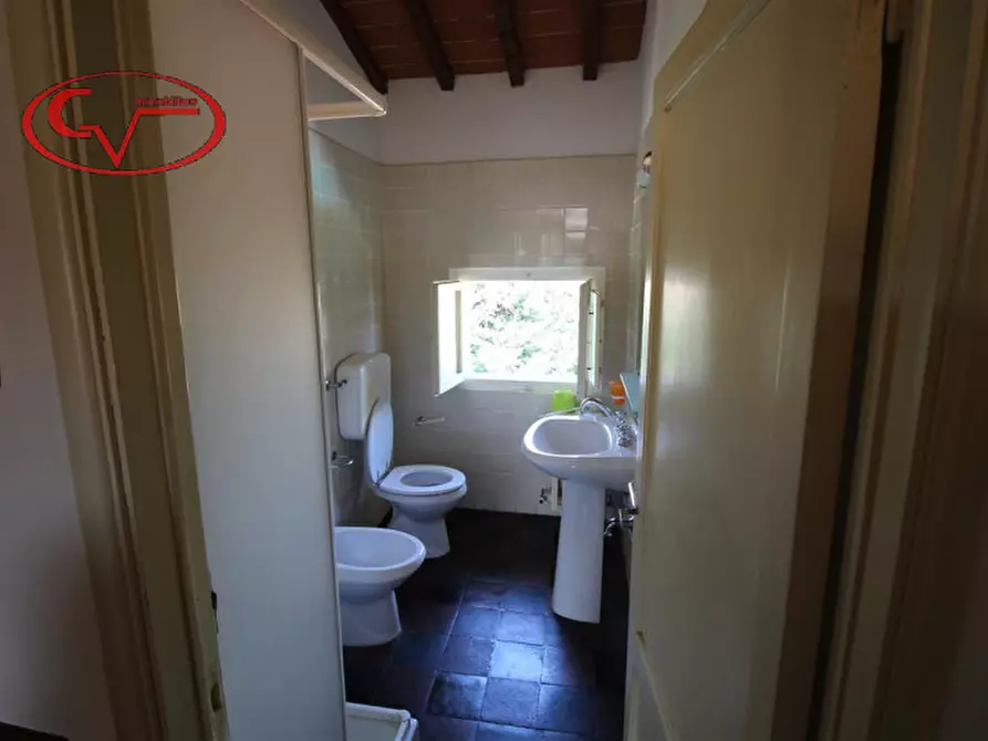 Immagine 45 di Villa in vendita  in via xxv aprile a Bucine