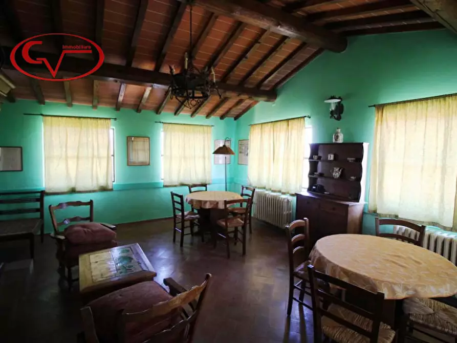 Immagine 47 di Villa in vendita  in via xxv aprile a Bucine