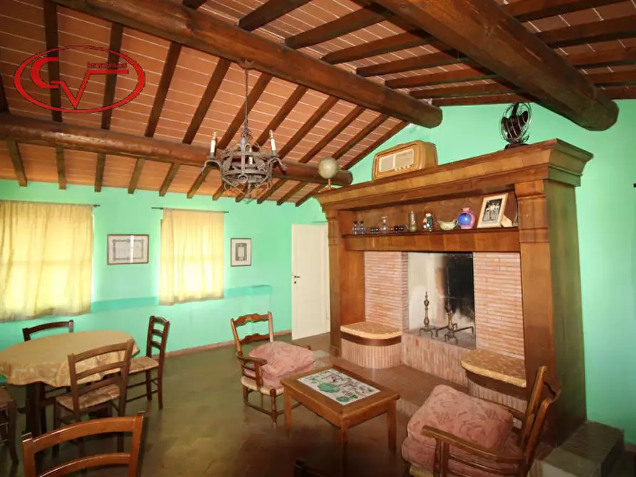 Immagine 49 di Villa in vendita  in via xxv aprile a Bucine