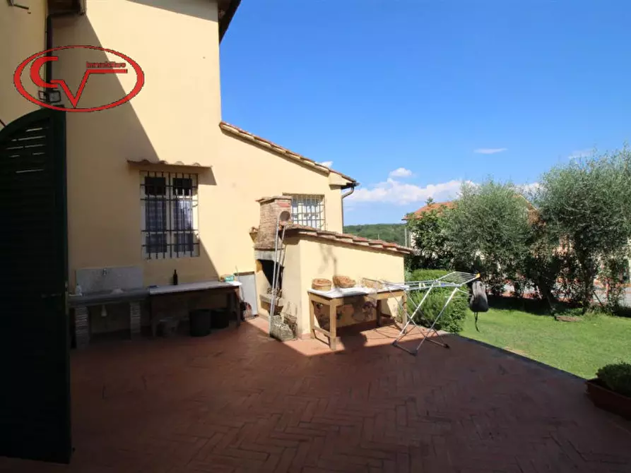 Immagine 52 di Villa in vendita  in via xxv aprile a Bucine