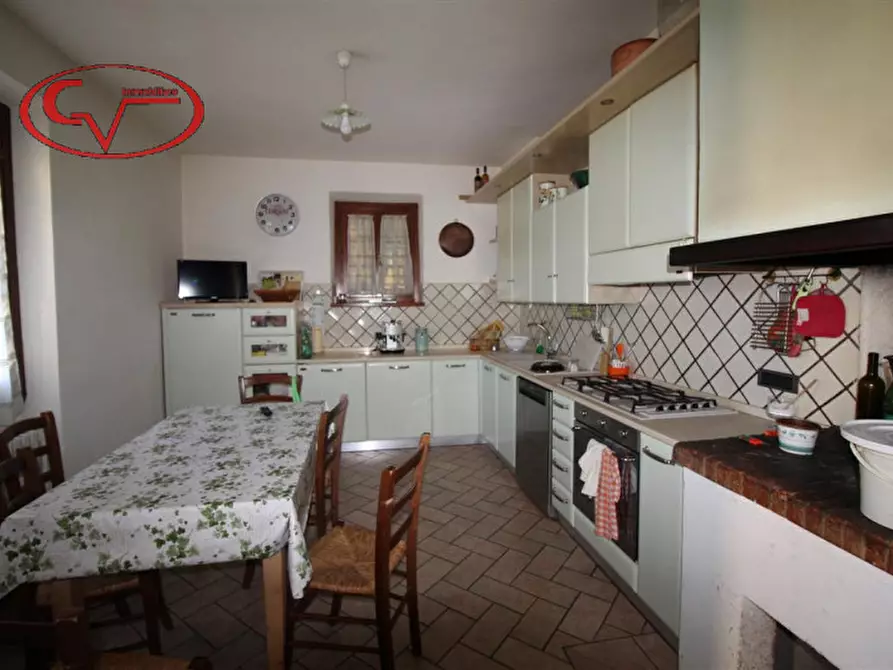 Immagine 54 di Villa in vendita  in via xxv aprile a Bucine