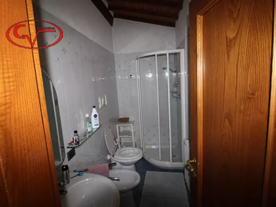 Immagine 60 di Villa in vendita  in via xxv aprile a Bucine