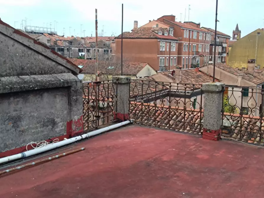 Immagine 9 di Casa indipendente in vendita  in santa croce a Venezia