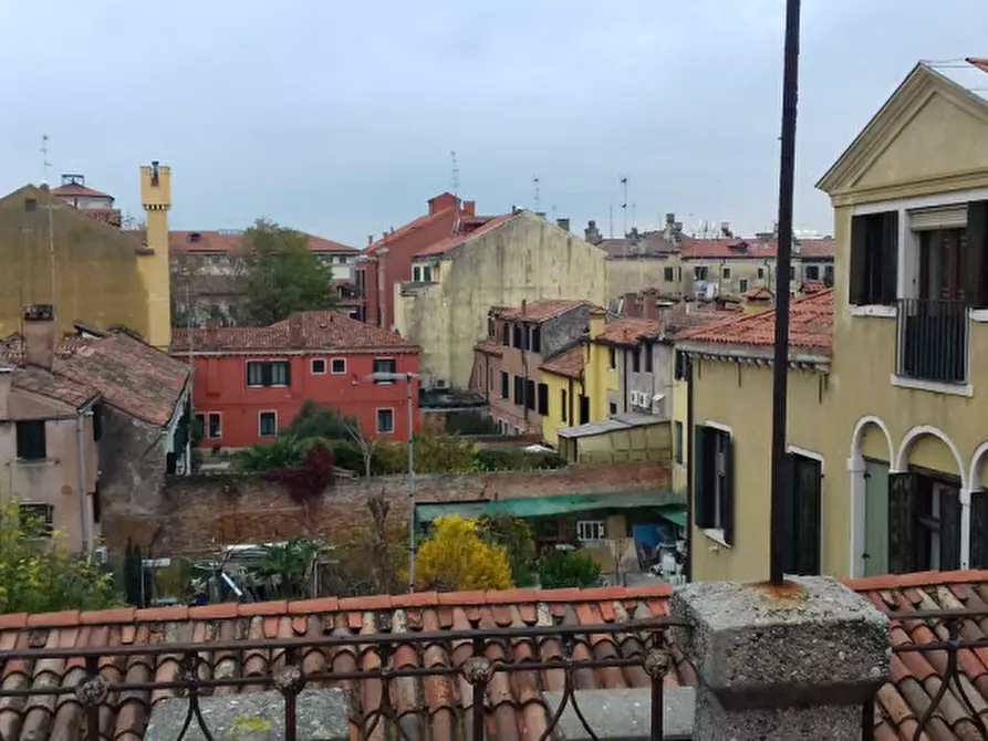 Immagine 14 di Casa indipendente in vendita  in santa croce a Venezia