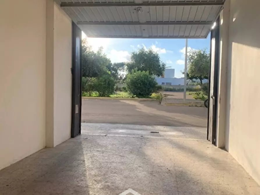 Immagine 2 di Garage in vendita  in piazzale pesaro 6 a Lecce