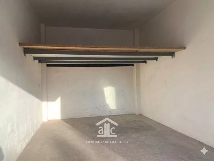 Immagine 6 di Garage in vendita  in piazzale pesaro 6 a Lecce