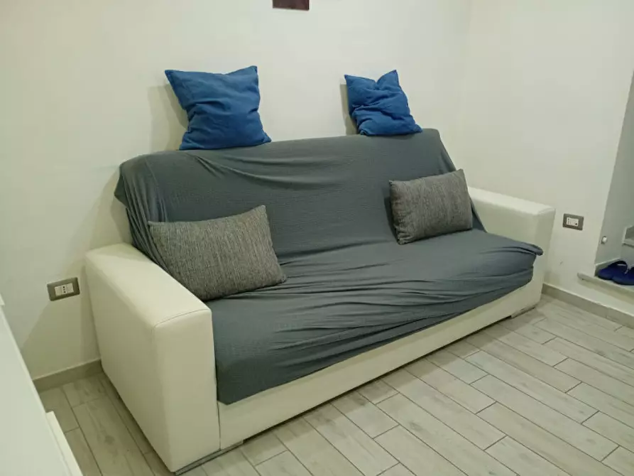 Immagine 13 di Appartamento in affitto  in Piazza Dante a Napoli