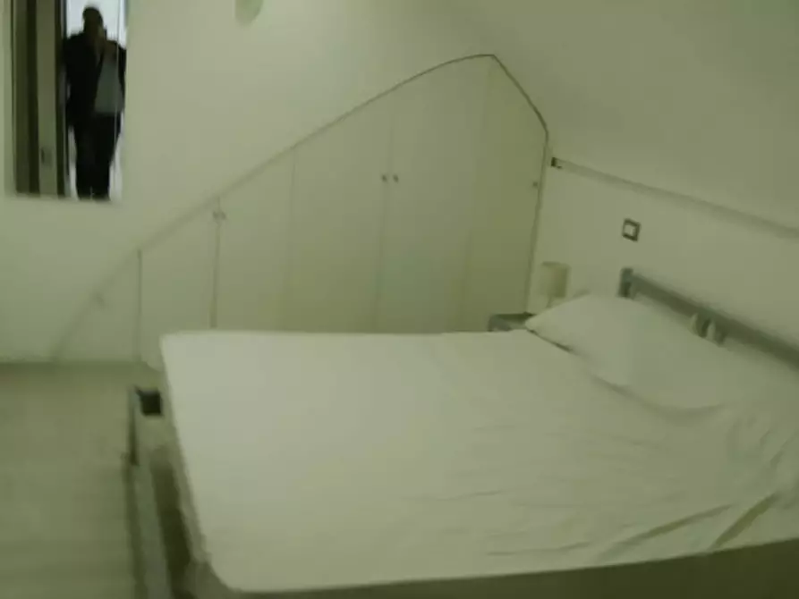Immagine 17 di Appartamento in affitto  in Piazza Dante a Napoli