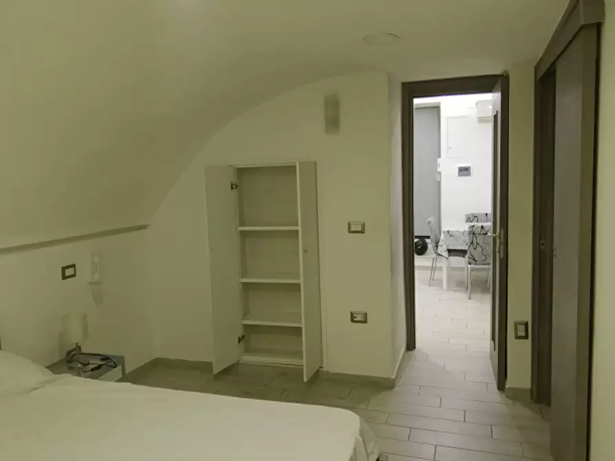 Immagine 22 di Appartamento in affitto  in Piazza Dante a Napoli