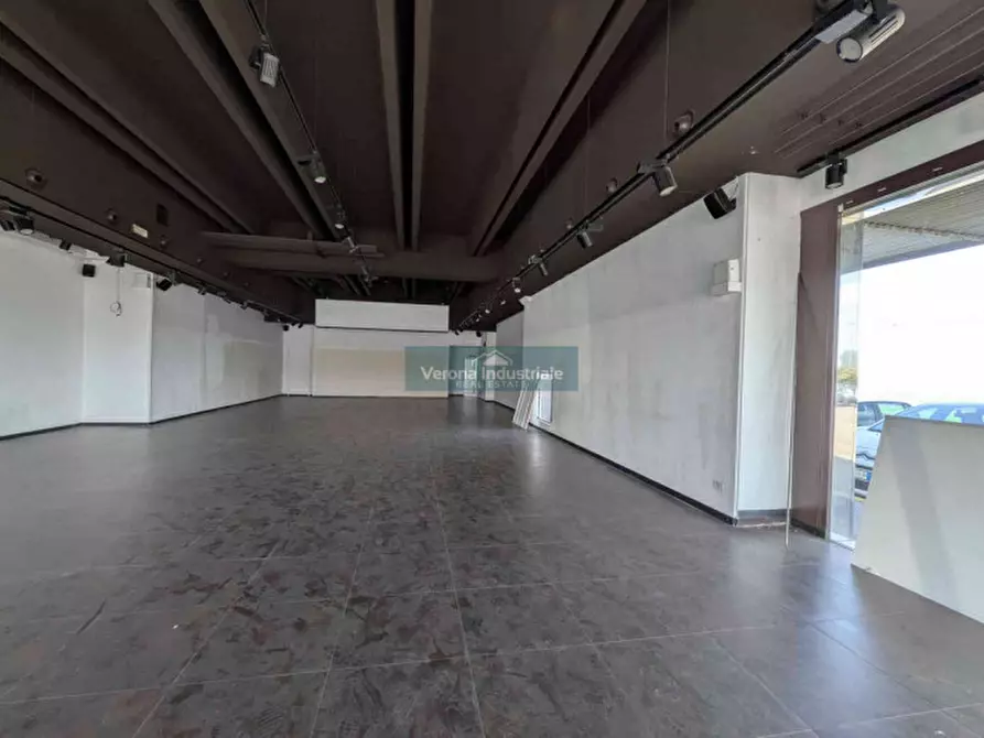 Immagine 10 di Negozio in affitto  in Via del lavoro 72 a Bussolengo
