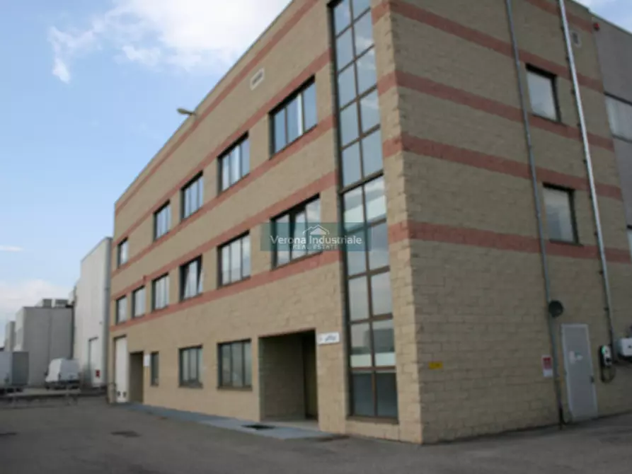 Immagine 2 di Capannone industriale in vendita  in Via Degli Imprenditori a Valeggio Sul Mincio