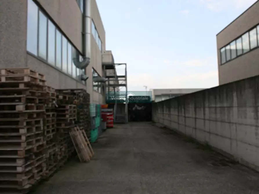 Immagine 6 di Capannone industriale in vendita  in Via Degli Imprenditori a Valeggio Sul Mincio