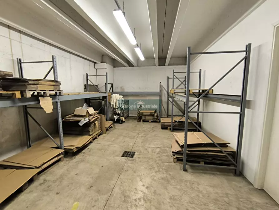 Immagine 15 di Capannone industriale in vendita  in Via Degli Imprenditori a Valeggio Sul Mincio