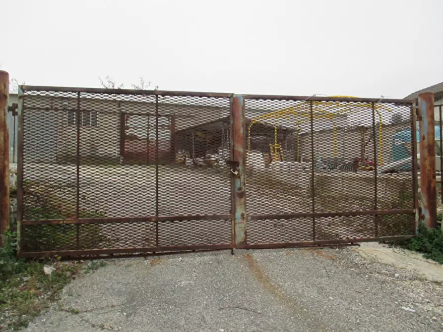 Immagine 2 di Capannone industriale in vendita  a Senigallia