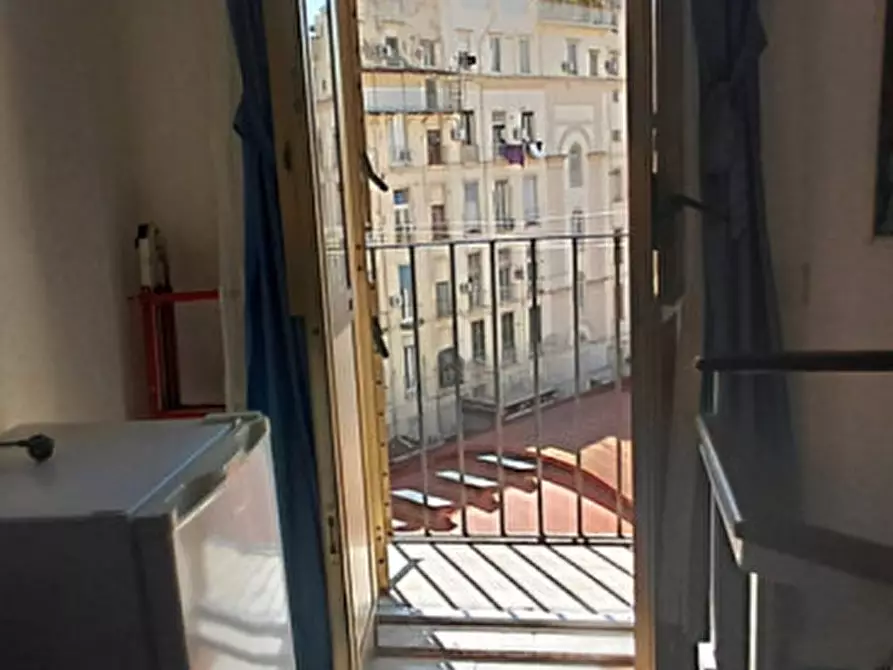 Immagine 2 di Appartamento in affitto  in Piazza Amedeo a Napoli