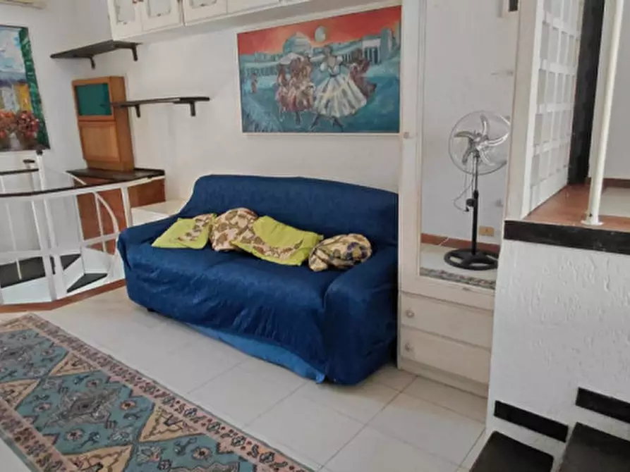 Immagine 12 di Appartamento in affitto  in Piazza Amedeo a Napoli