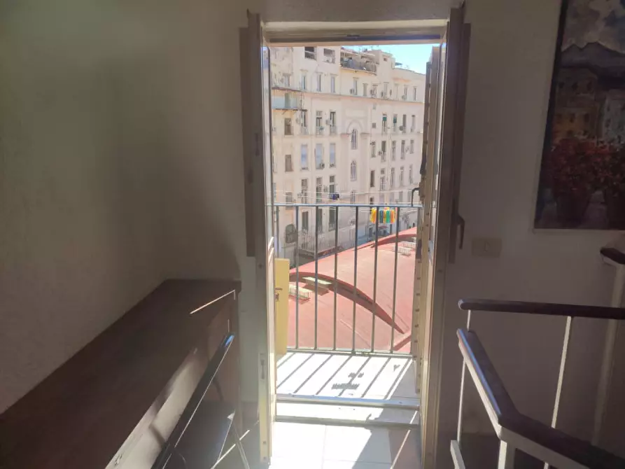 Immagine 21 di Appartamento in affitto  in Piazza Amedeo a Napoli