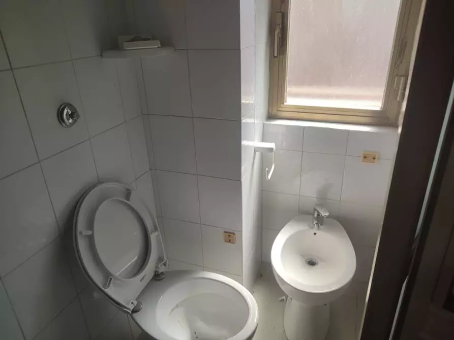 Immagine 25 di Appartamento in affitto  in Piazza Amedeo a Napoli