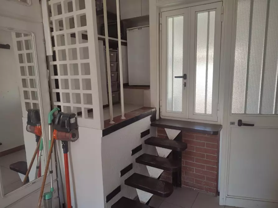 Immagine 34 di Appartamento in affitto  in Piazza Amedeo a Napoli