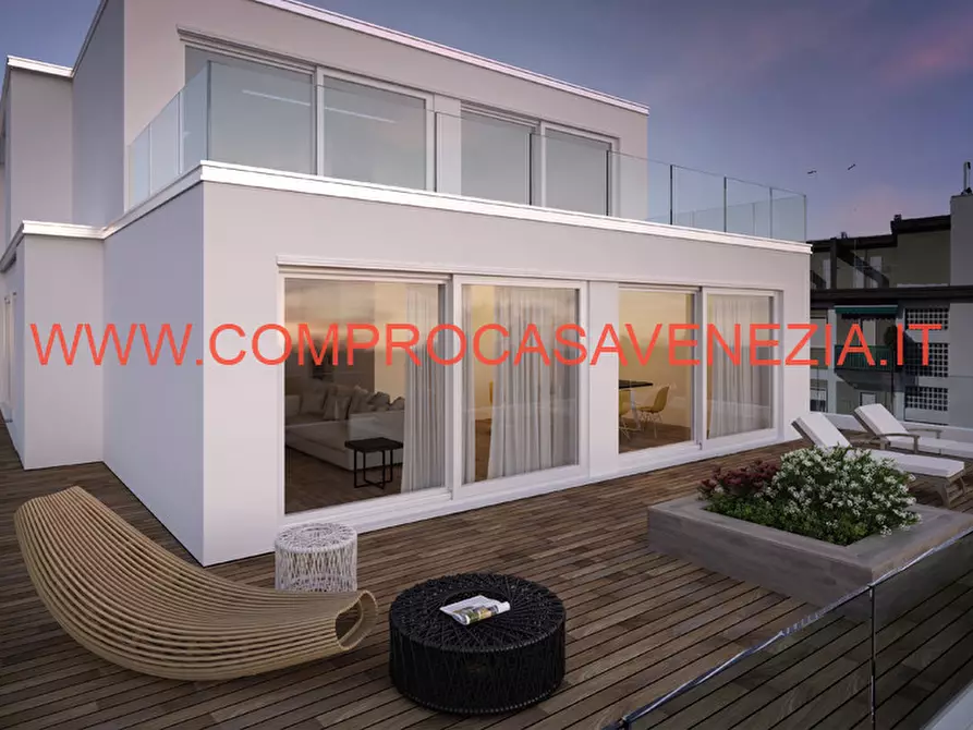 Immagine 4 di Appartamento in vendita  in QUERINI a Venezia