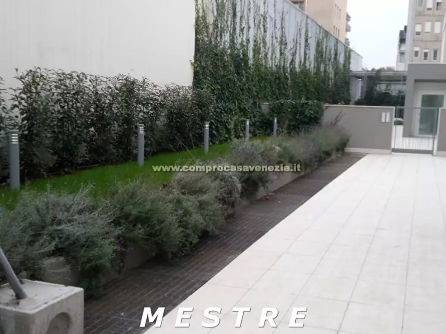 Immagine 5 di Appartamento in vendita  in QUERINI a Venezia