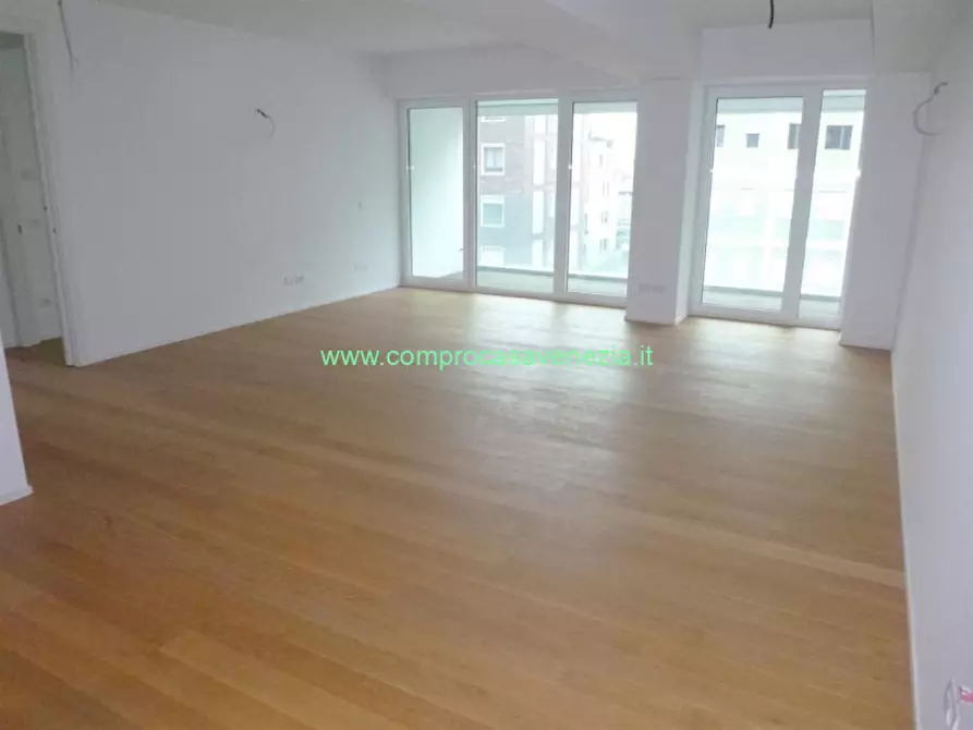 Immagine 15 di Appartamento in vendita  in QUERINI a Venezia