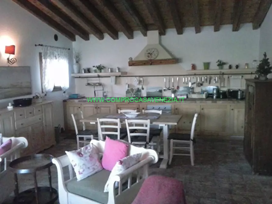 Immagine 29 di Bed & Breakfast in vendita  in sile a Spresiano