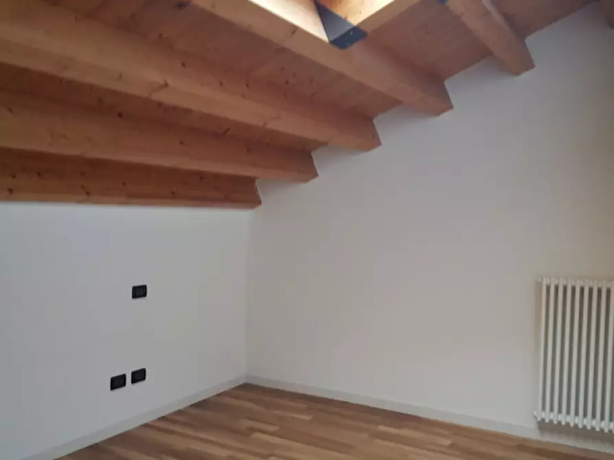 Immagine 1 di Appartamento in vendita  in Via P. Umberto a Este