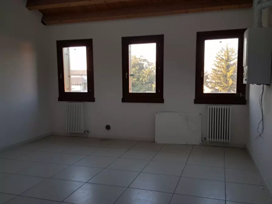 Immagine 5 di Appartamento in vendita  in Via P. Umberto a Este