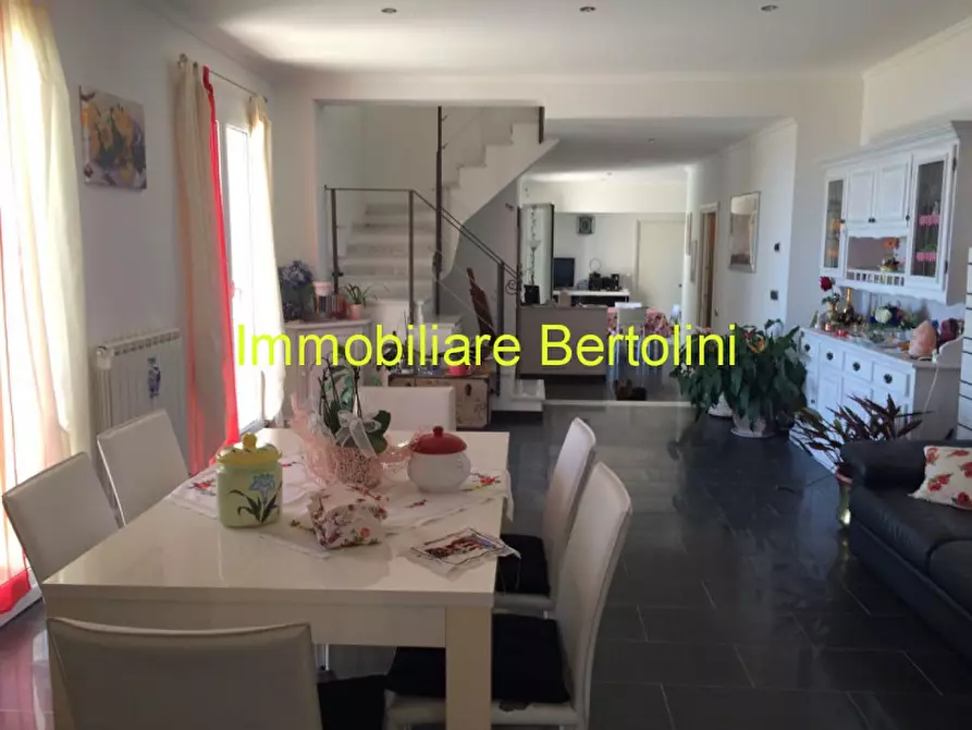 Immagine 4 di Villa in vendita  in via de amicis a San Remo