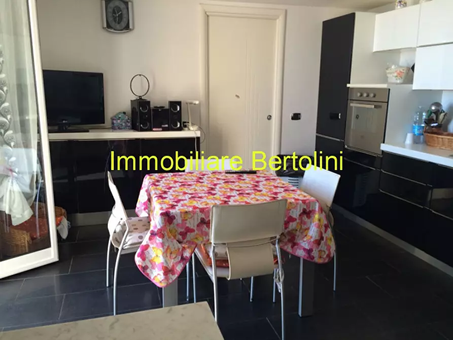 Immagine 5 di Villa in vendita  in via de amicis a San Remo