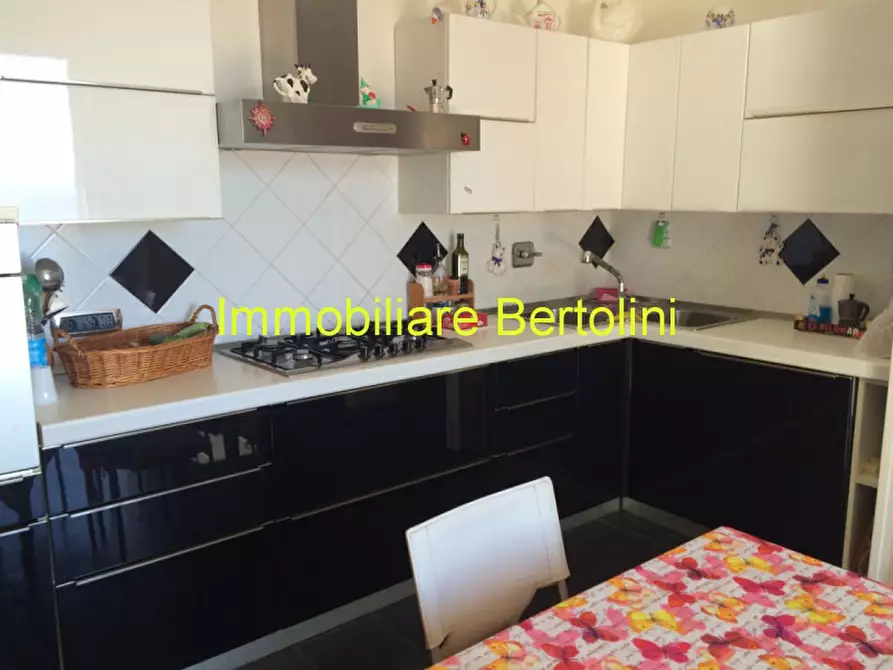 Immagine 6 di Villa in vendita  in via de amicis a San Remo