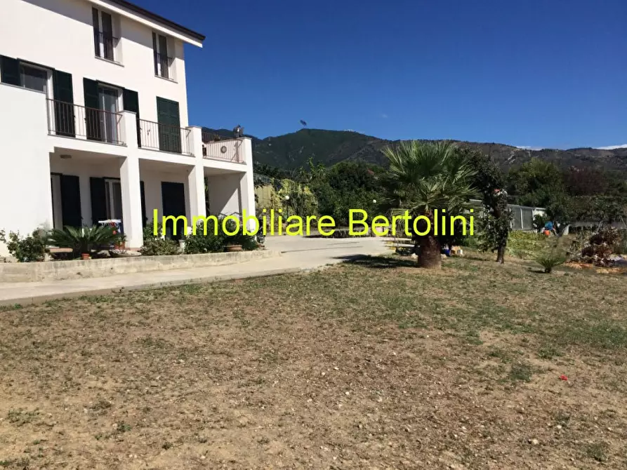 Immagine 8 di Villa in vendita  in via de amicis a San Remo