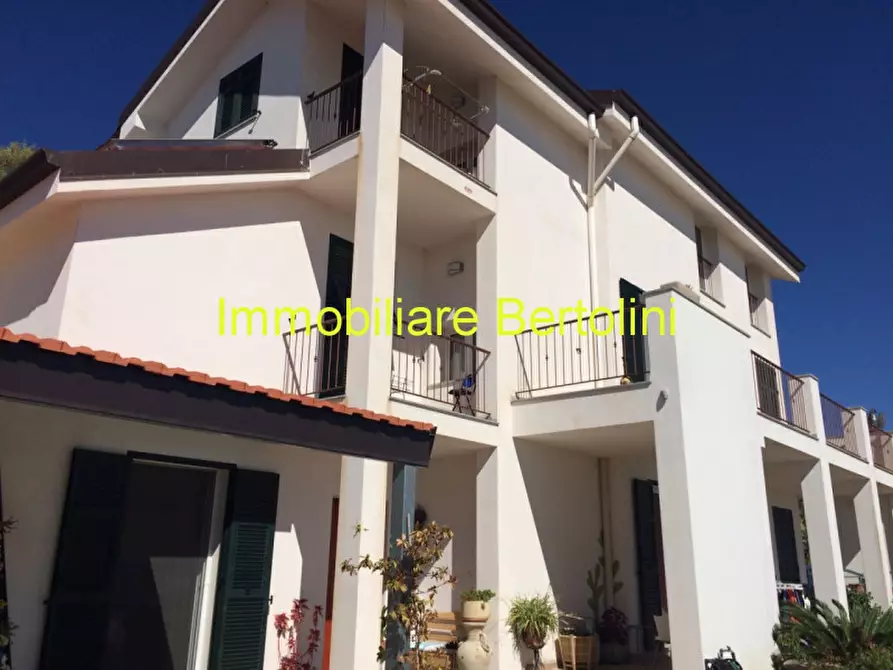 Immagine 9 di Villa in vendita  in via de amicis a San Remo