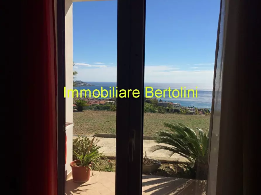 Immagine 12 di Villa in vendita  in via de amicis a San Remo