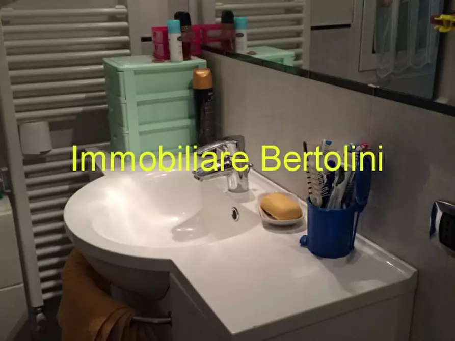 Immagine 15 di Villa in vendita  in via de amicis a San Remo