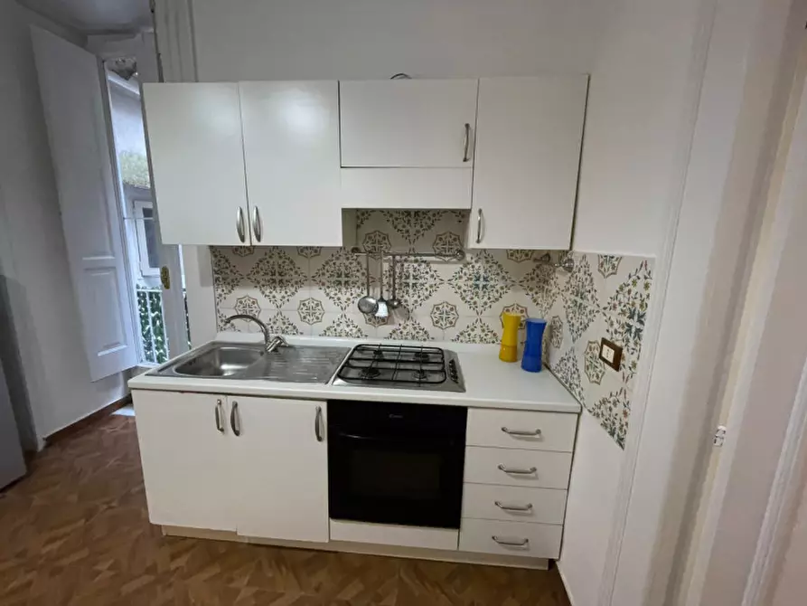 Immagine 11 di Appartamento in affitto  in C.so Vittorio Emanuele 307 a Napoli