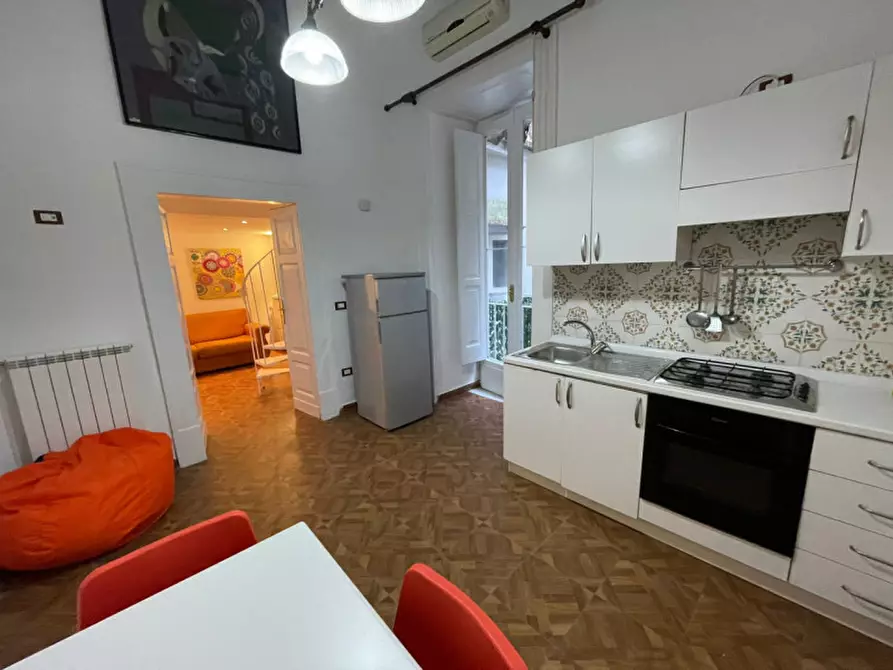 Immagine 12 di Appartamento in affitto  in C.so Vittorio Emanuele 307 a Napoli