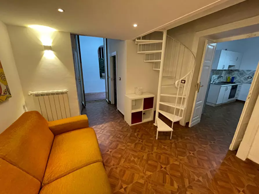 Immagine 15 di Appartamento in affitto  in C.so Vittorio Emanuele 307 a Napoli