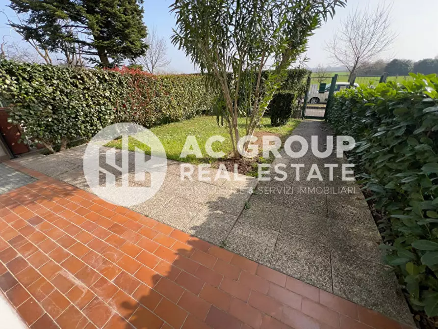 Immagine 3 di Villetta a schiera in vendita  in Via Caio Giulio Cesare a Saronno