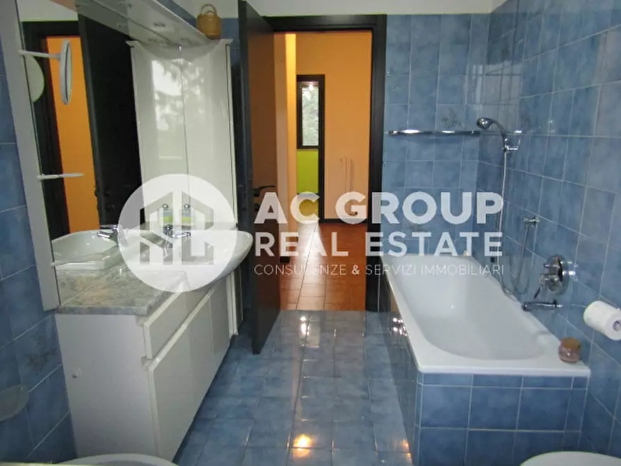 Immagine 10 di Villetta a schiera in vendita  in Via Caio Giulio Cesare a Saronno