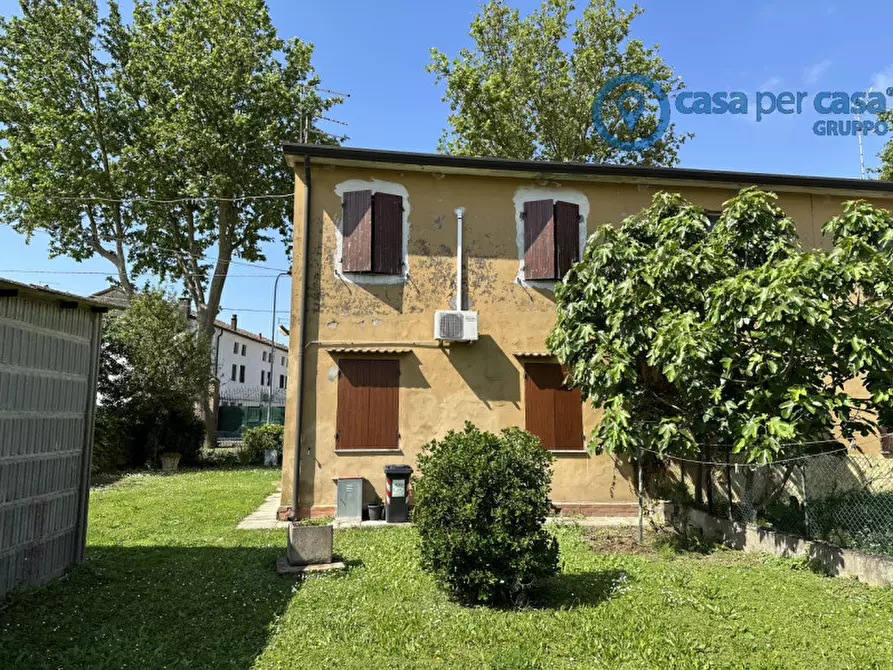 Immagine 1 di Appartamento in vendita  a Rovigo