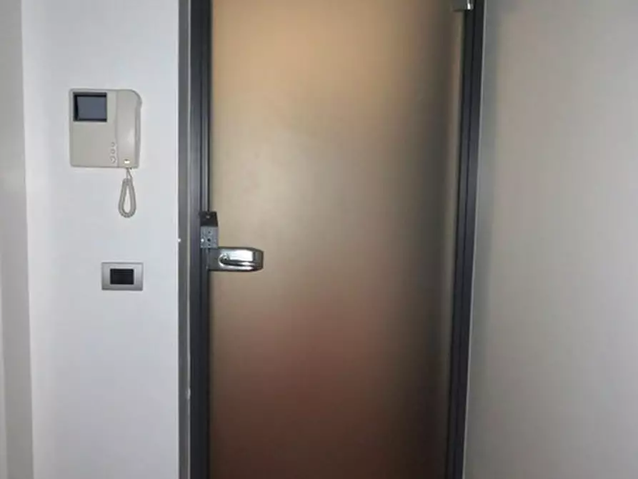 Immagine 7 di Ufficio in vendita  in via Treviso a Parma