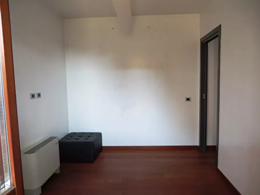 Immagine 13 di Ufficio in vendita  in via Treviso a Parma