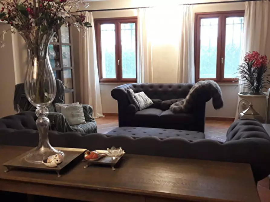 Immagine 2 di Casa indipendente in vendita  a Rimini