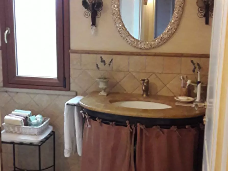 Immagine 12 di Casa indipendente in vendita  a Rimini