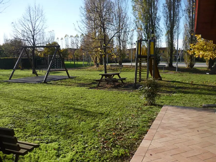 Immagine 4 di Attività commerciale in vendita  in Via Savonarola a Rovigo